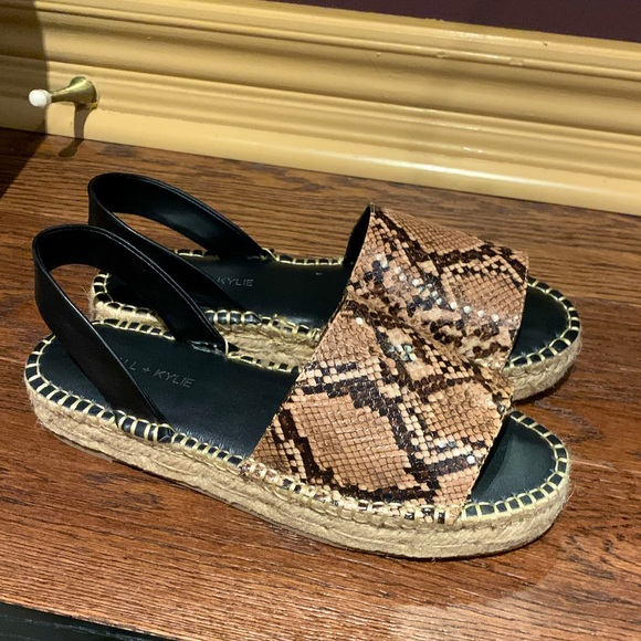 Kendal & Kylie Animal print sandal - Picture 1 of 4